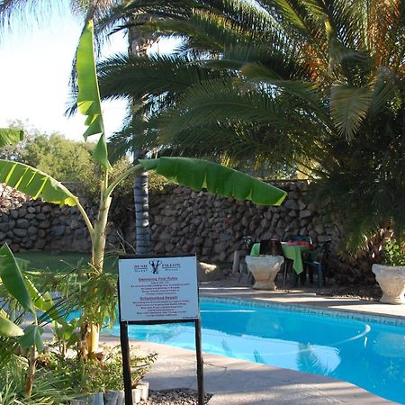 Bush Pillow Guest House Otjiwarongo Bagian luar foto