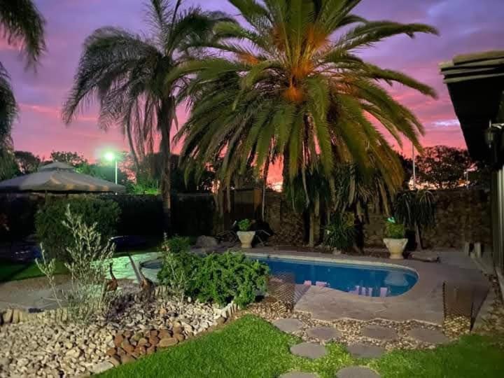Bush Pillow Guest House Otjiwarongo Bagian luar foto