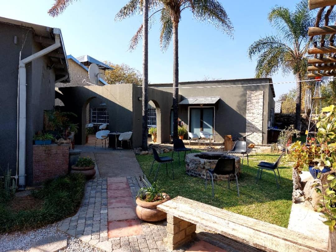 Bush Pillow Guest House Otjiwarongo Bagian luar foto