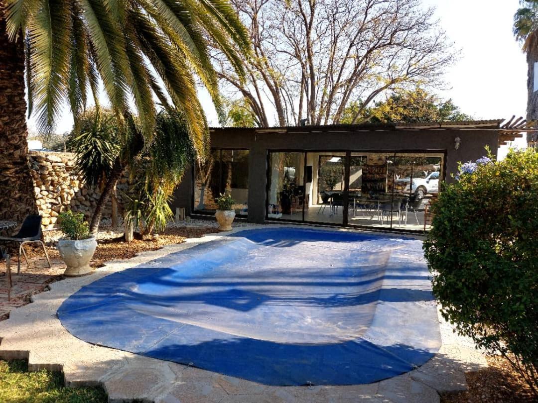 Bush Pillow Guest House Otjiwarongo Bagian luar foto
