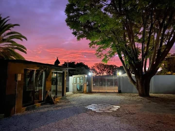 Bush Pillow Guest House Otjiwarongo Bagian luar foto