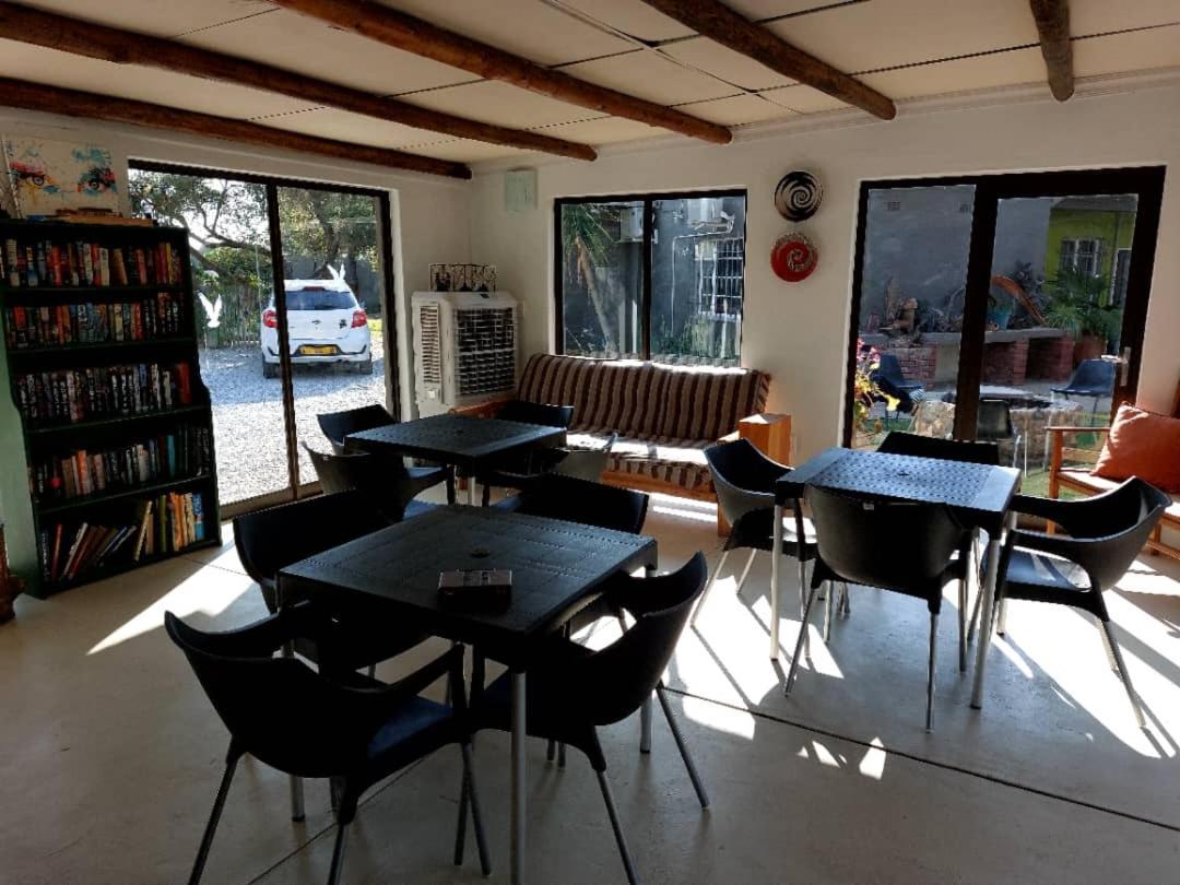 Bush Pillow Guest House Otjiwarongo Bagian luar foto