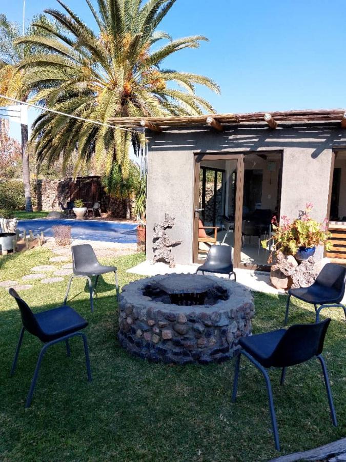 Bush Pillow Guest House Otjiwarongo Bagian luar foto