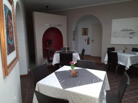Bush Pillow Guest House Otjiwarongo Bagian luar foto
