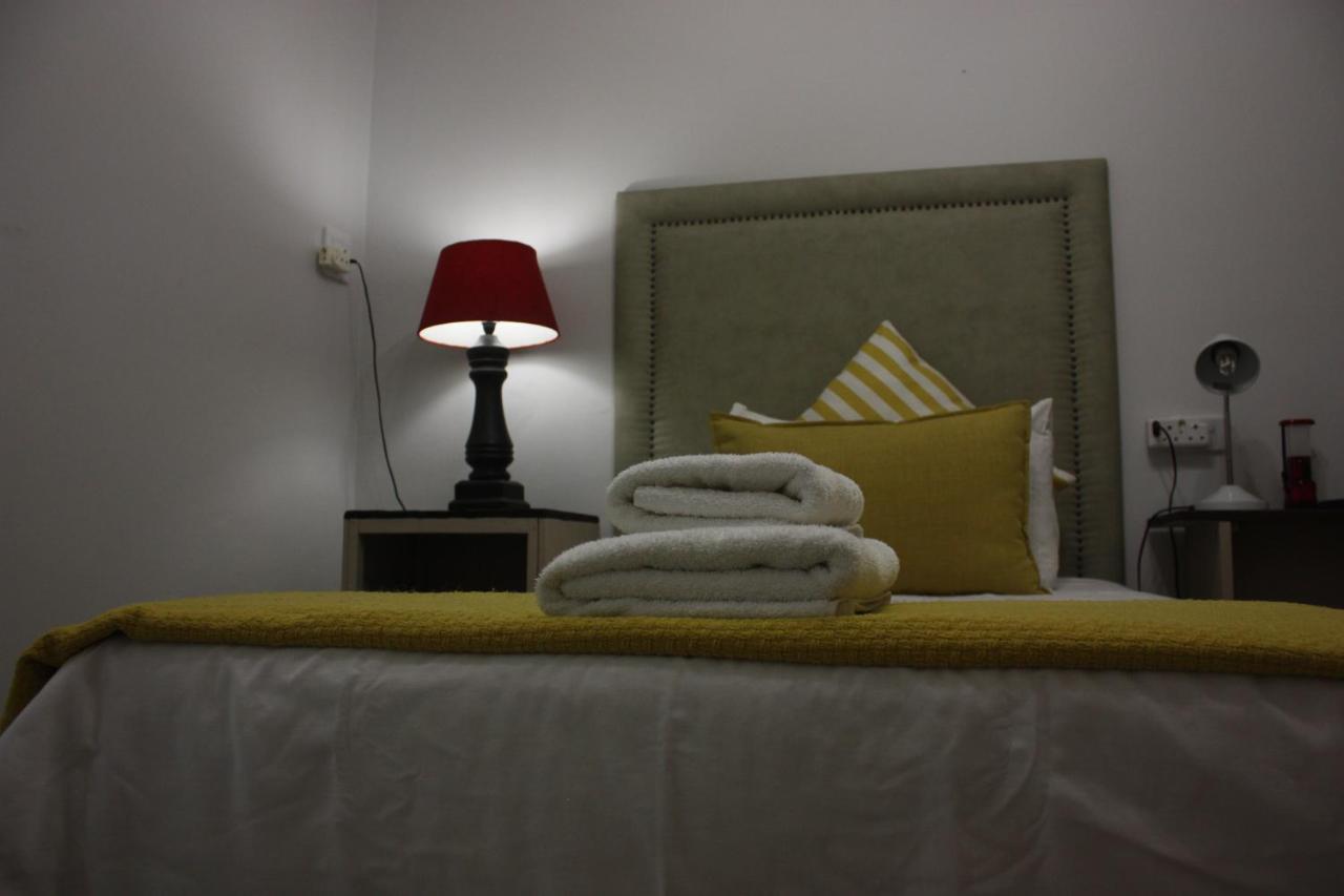 Bush Pillow Guest House Otjiwarongo Bagian luar foto