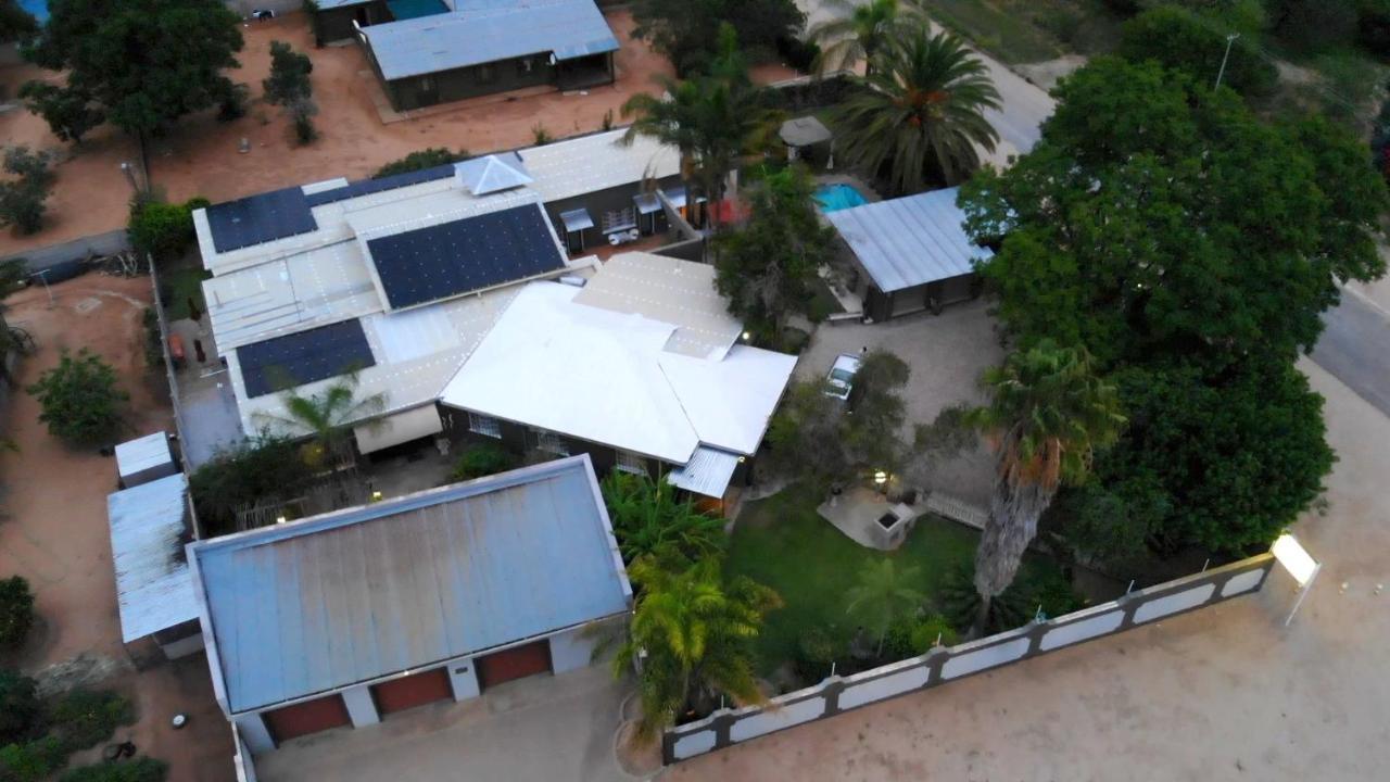 Bush Pillow Guest House Otjiwarongo Bagian luar foto