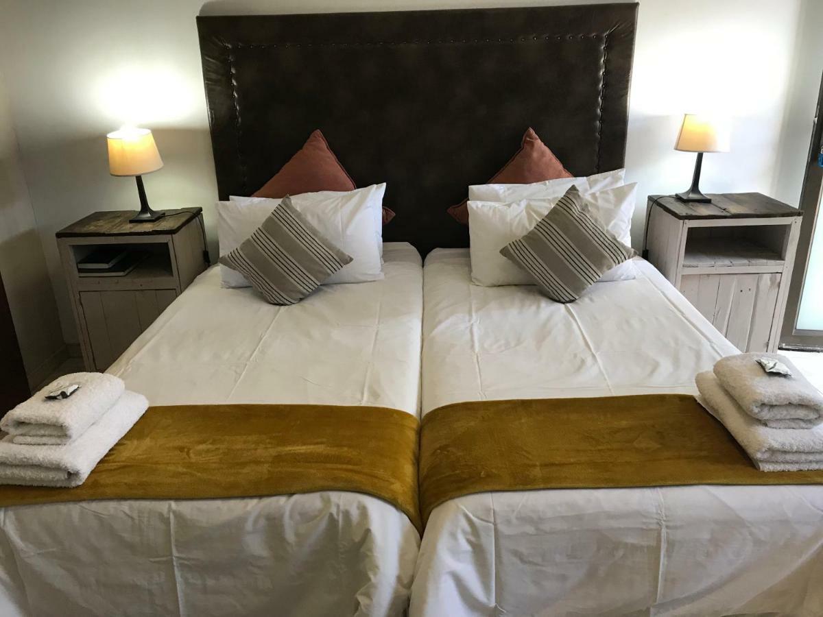 Bush Pillow Guest House Otjiwarongo Bagian luar foto