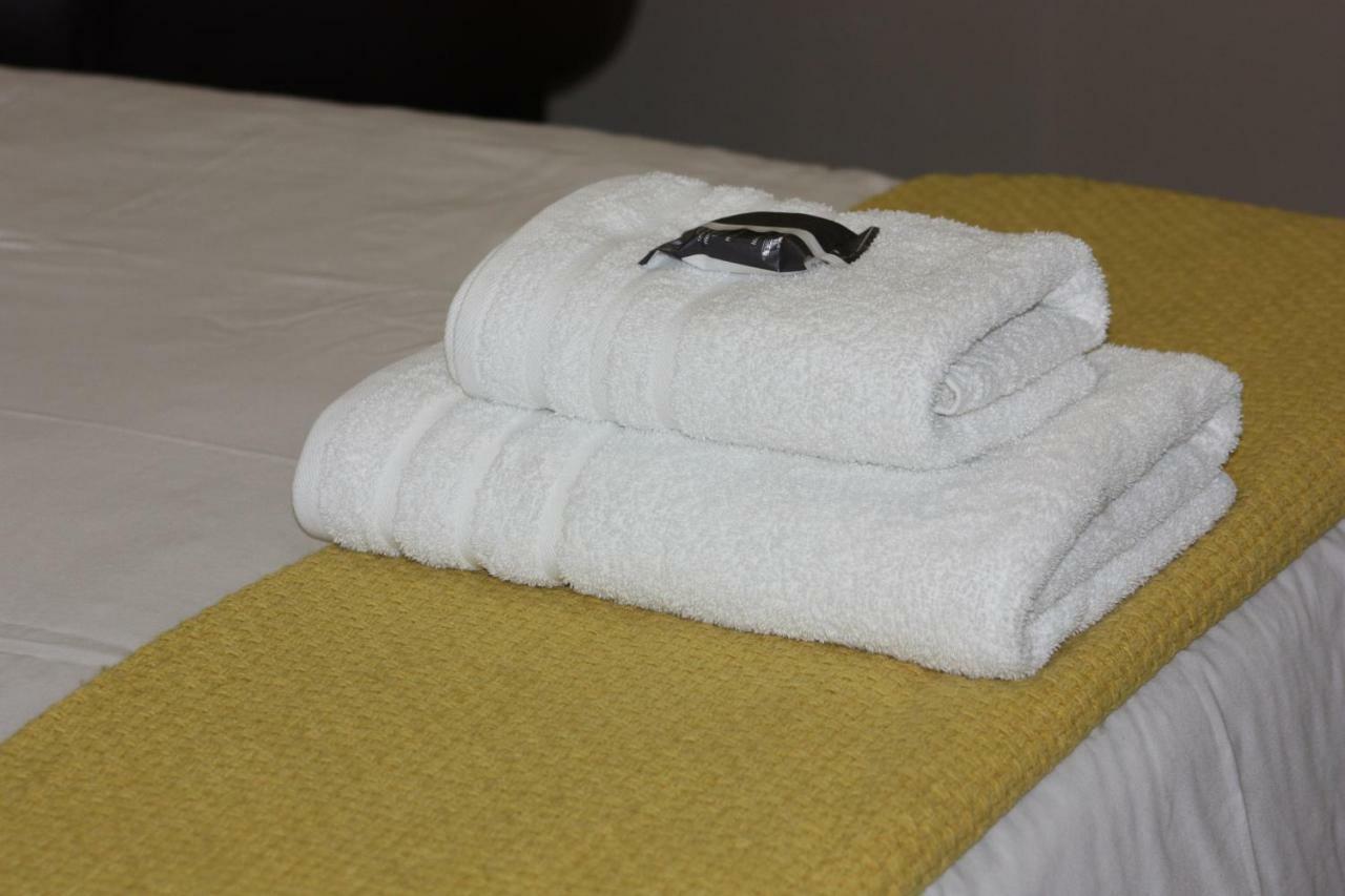 Bush Pillow Guest House Otjiwarongo Bagian luar foto