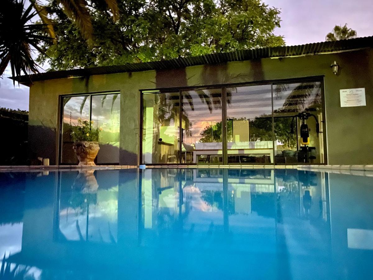 Bush Pillow Guest House Otjiwarongo Bagian luar foto